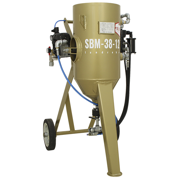 Piaskarki ciśnieniowe Radom | Hydropiaskarka mobilna SBM-38-12-H (A)| Producent piaskarek Land Reko®